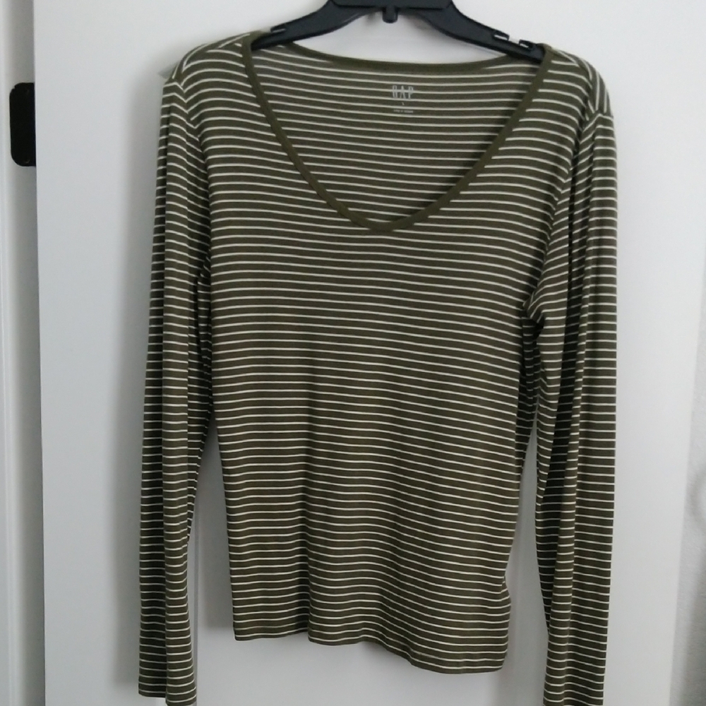 GAP long sleeve T-shirt in olive green with white stripes. Size L